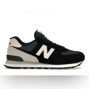 New Balance Men's Black and Navy Sneakers